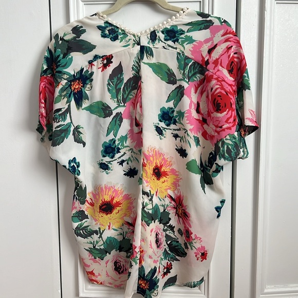 GORGEOUS FORAL TOP - Picture 2 of 4